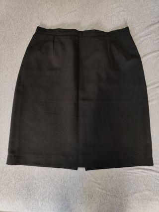 Falda negra de tubo