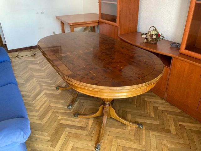 Mesa de comedor extensible y 6 sillas