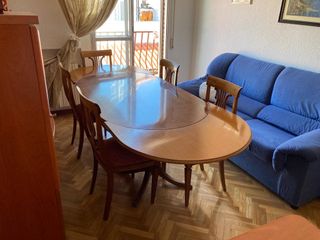 Mesa de comedor extensible y 6 sillas 