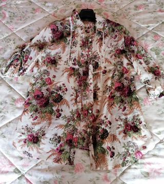 Camisa floreada