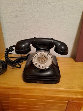 Teléfono antiguo