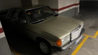 Mercedes-Benz 240 1984