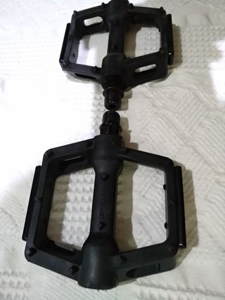 Pedales Planos B-Twin