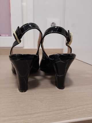 Zapatos tacón  charol negro