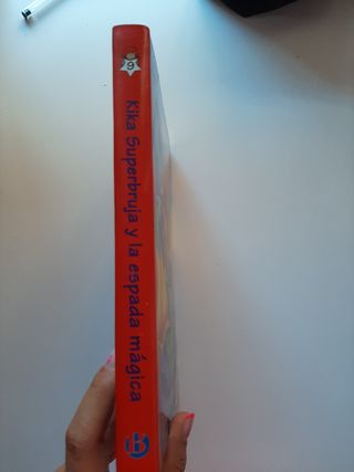 Kika superbruja y la espada mágica