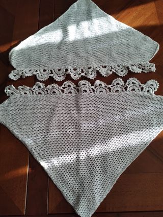 Coppia angolari per vetrinetta, cotone