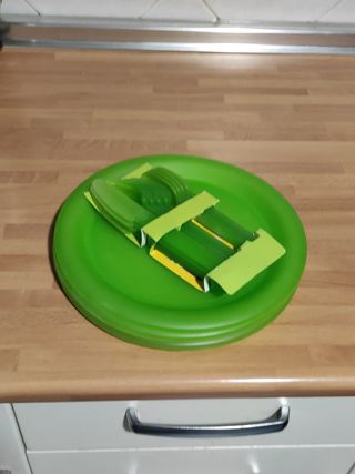 Juego de 4 platos y cubiertos camping