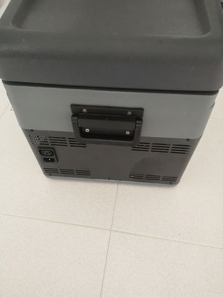 Nevera portátil para vehículo o caravana