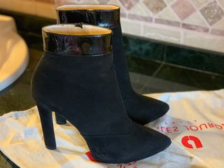 Botines CHARLES JOURDAN negros ante charol T37,5