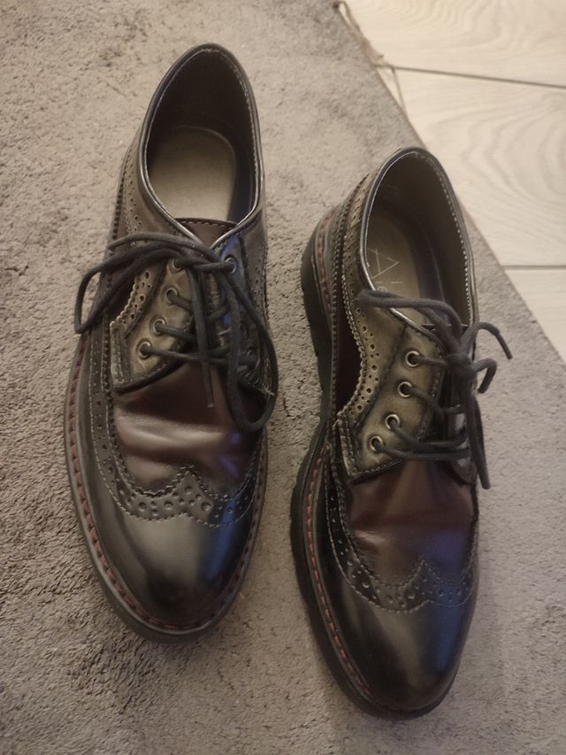 Scarpe con lacci all'inglese n.38