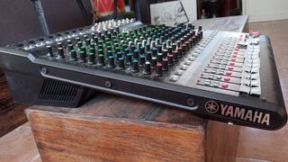 Mesa de directos Yamaha MG16XU