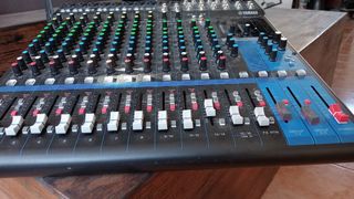 Mesa de directos Yamaha MG16XU