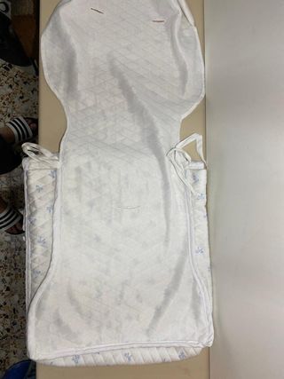 Funda silla blanca con lazos cochecito