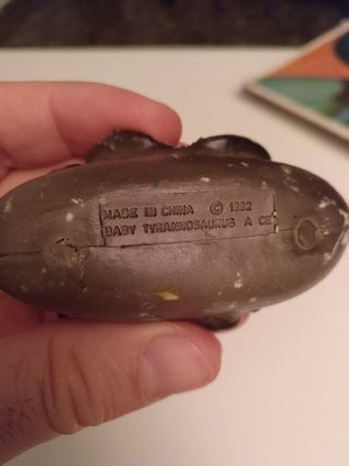 Muñeco de goma baby tyrannosaurus 1992