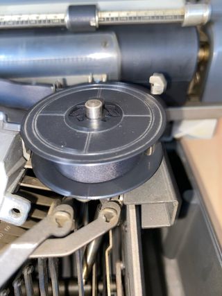 Maquina de escribir Olivetti linea 98