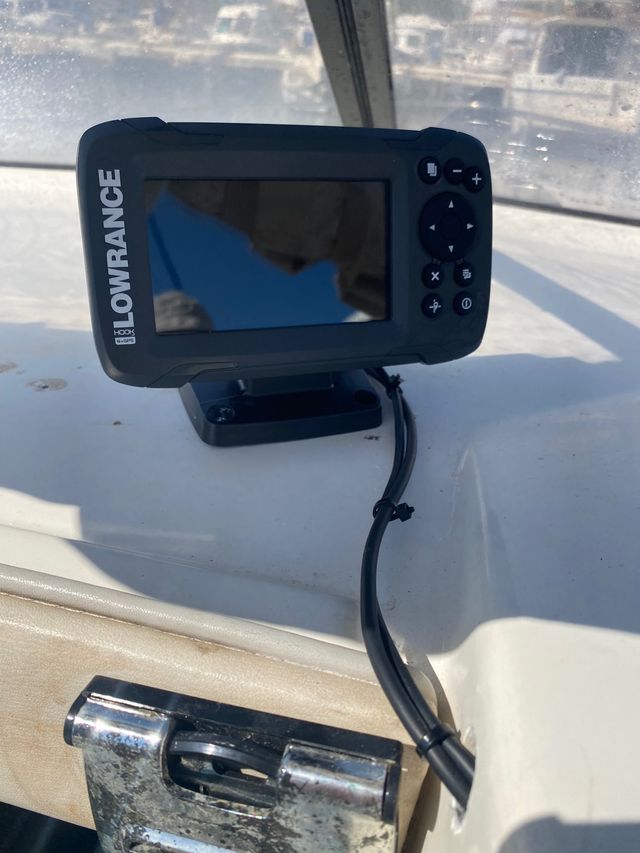 Barco de 6 plazas, recien revisado.