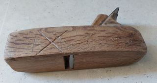 Cepillo de carpintero antiguo