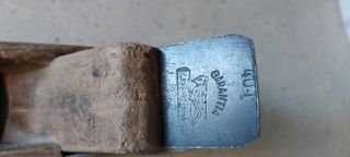 Cepillo de carpintero antiguo