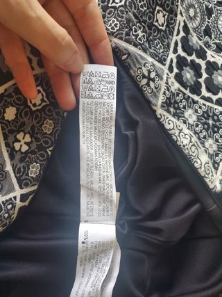 Vestido estilo retro negro y blanco de Zara