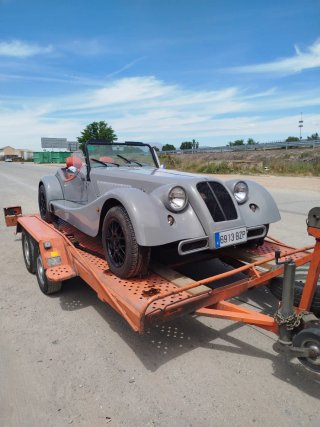 Grua portes coche. Porta vehículos