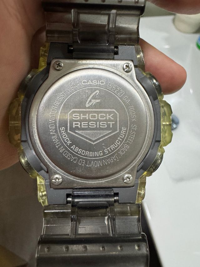 Casio G-shok GA700sk