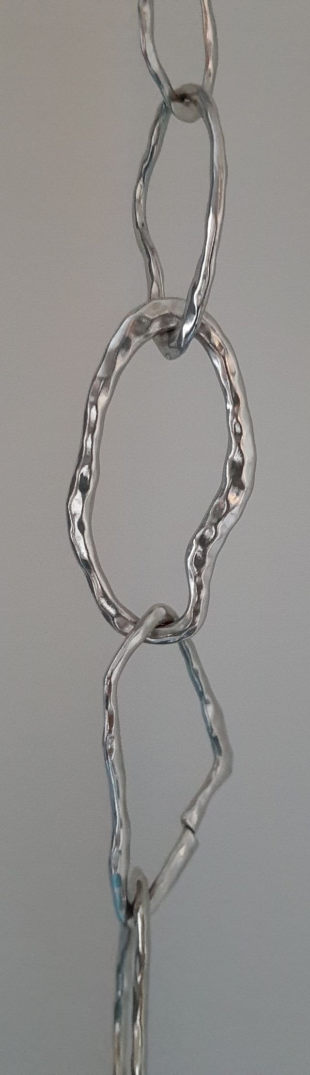 collana lunga a maglie irregolari