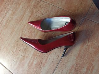 Zapato salón rojo