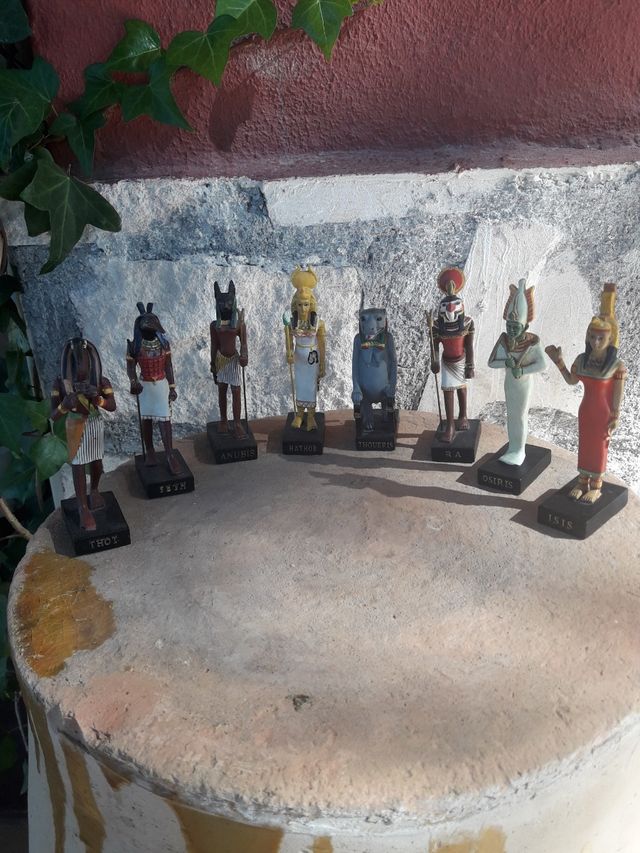 FARAONES - DIOSES Y REYES