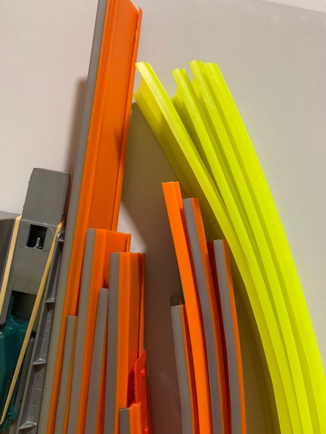 Set di sezioni di traccia, looping e launcher di HotWheels