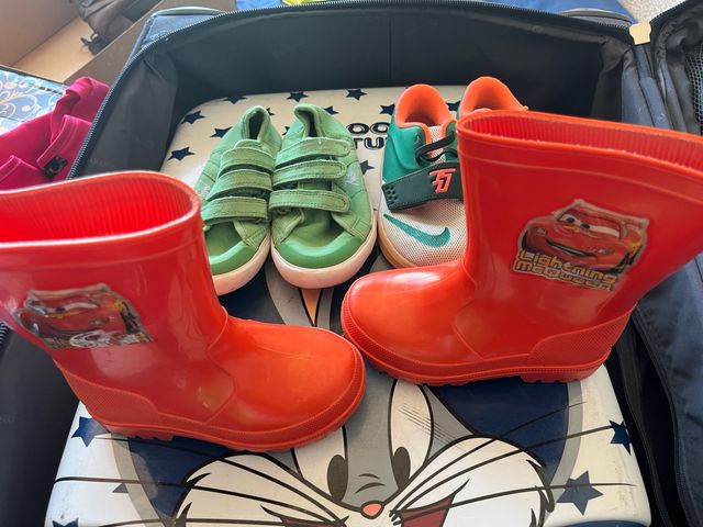 zapatid niño varias tallas botas de agua nike