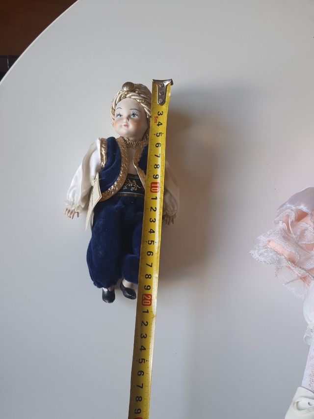 #Bambola in porcellana