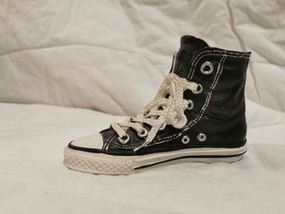 Salvadanaio scarpa alla all star 