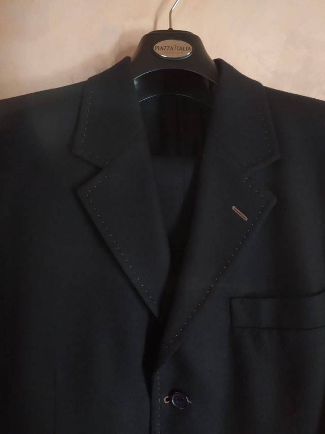 Completo elegante uomo giacca con pantalone