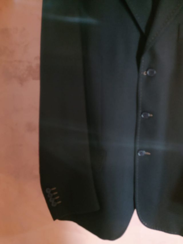 Completo elegante uomo giacca con pantalone
