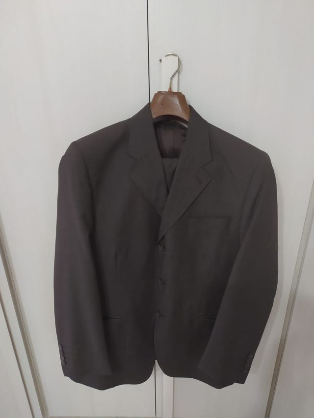 Completo elegante marrone da uomo giacca pantalone