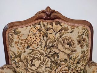 Butaca antigua estilo Isabelino