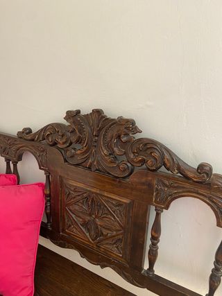 Banco en madera labrado