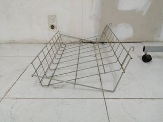 Expositor de parrilla lacado gris 1,80 x 0,73 m.