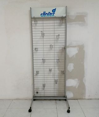 Expositor de parrilla lacado gris 1,80 x 0,73 m.