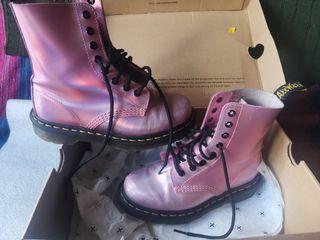 Dr. Martens 1460 Pascal Iced Metallic de segunda mano por 90 EUR en Portosin en WALLAPOP