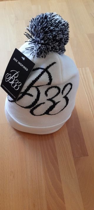 Gorro BEE inspired blanco roto