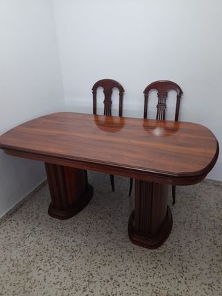 Mesa comedor, con cristal y 4 sillas 