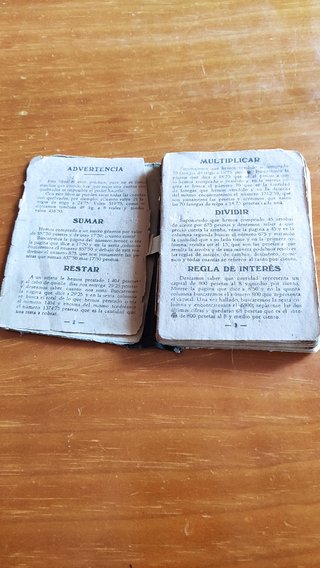 Antiguo libro de cuentas ajustadas