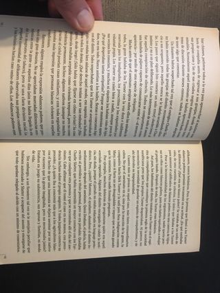 CANTA LA HIERBA. Doris Lessing.