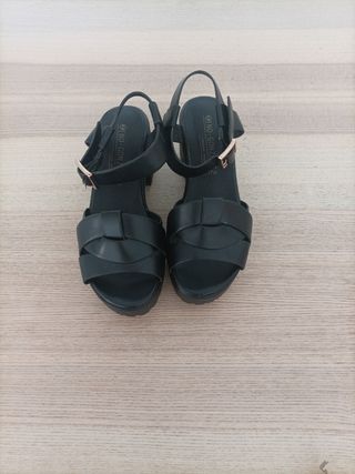 Sandalias de tacón nuevas