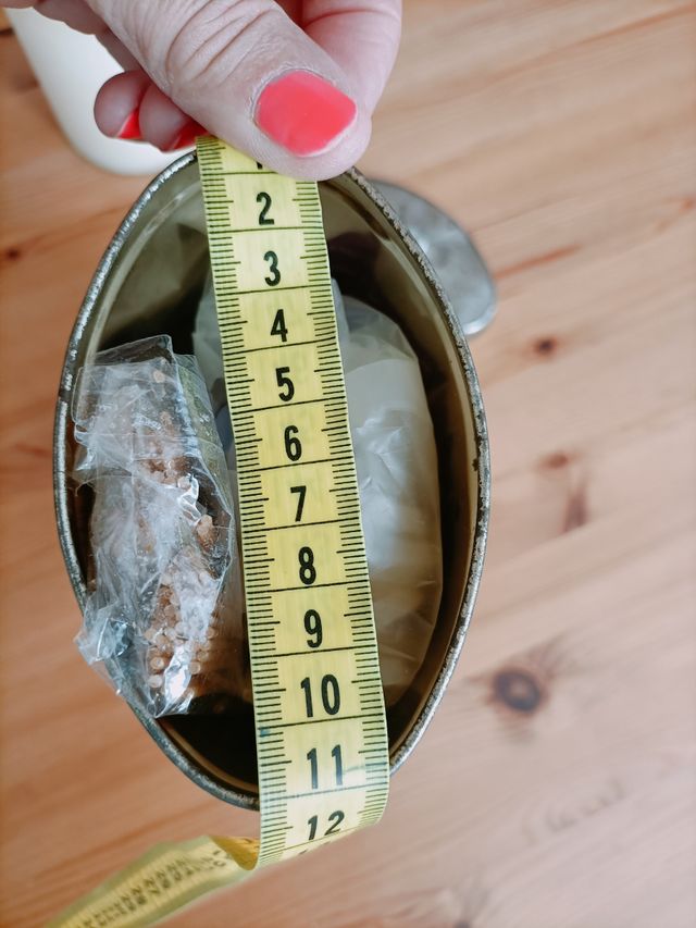 Bote de metal antiguo