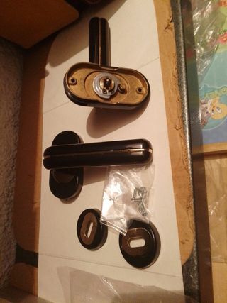 Maniglia per finestra