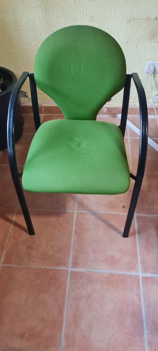 SILLA CONFIDENTE CON BRAZOS TAPIZADA