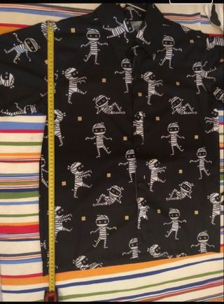 Camisa negra con Momias