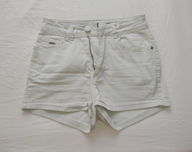 Pantalón corto azul clarito / menta